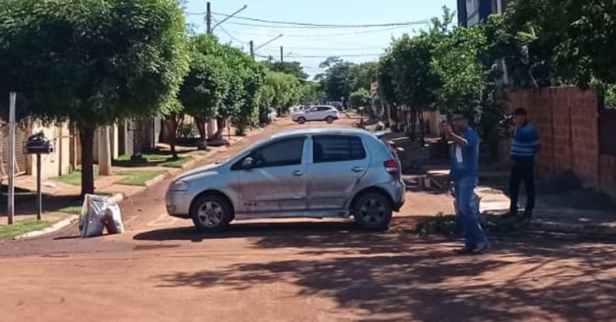 Sem energia, moradores protestam e ameaçam fechar Avenida Dorvalino dos Santos