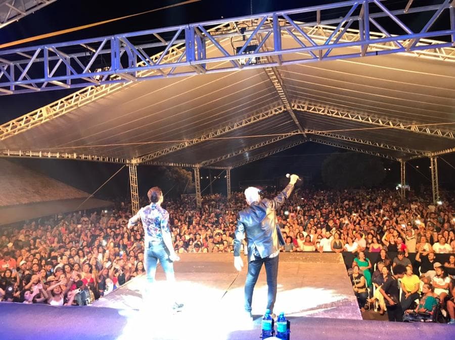 Sidrolândia 68 anos: População lotou parque de Exposições na 1ª noite de shows