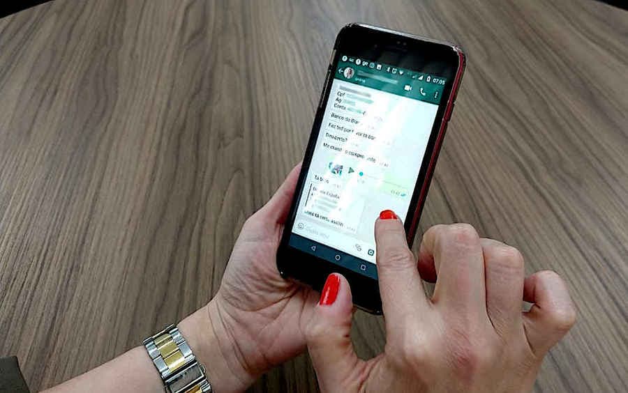 Mulher de 47 anos perde mais de R$ 10 mil após golpista se passar pelo filho