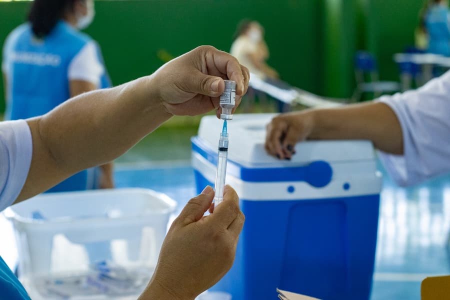 Vacinação de crianças deve começar em janeiro, diz Ministério da Saúde