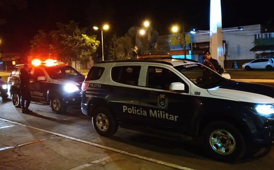 Polícia Militar prende homem com refletores furtados da Praça Central