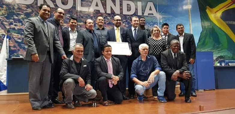 Juiz é homenageado na Câmara após sucesso de evento nacional de adoção