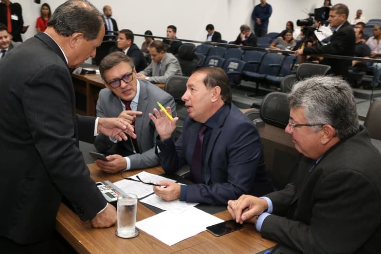 Gerson Claro se une a deputados e critica ‘indústria da multa’ em MS