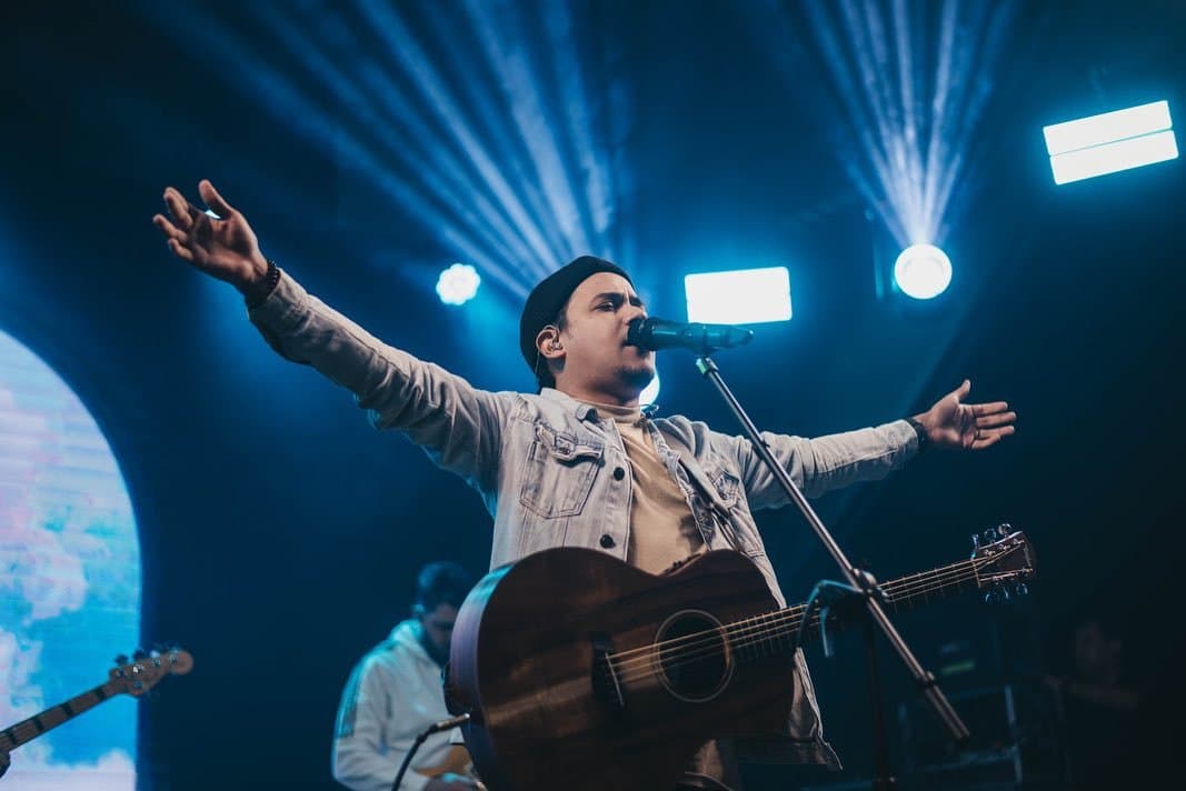Expo Sidrolândia: Hoje tem show gospel nacional com Felipe Rodrigues às 19h