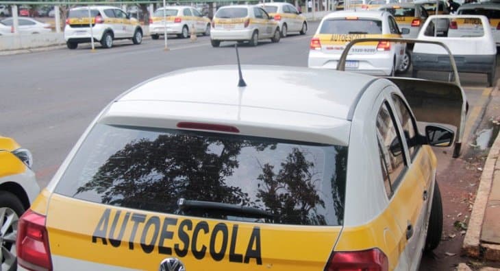 Baliza deixa de ser obrigatória e limite de pontos sobe para 10; veja as novas regras do exame prático do Detran-MS