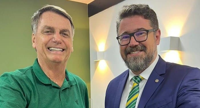 Bolsonaro ignora Reinaldo Azambuja e Contar e anuncia apoio a Pollon para o senado 