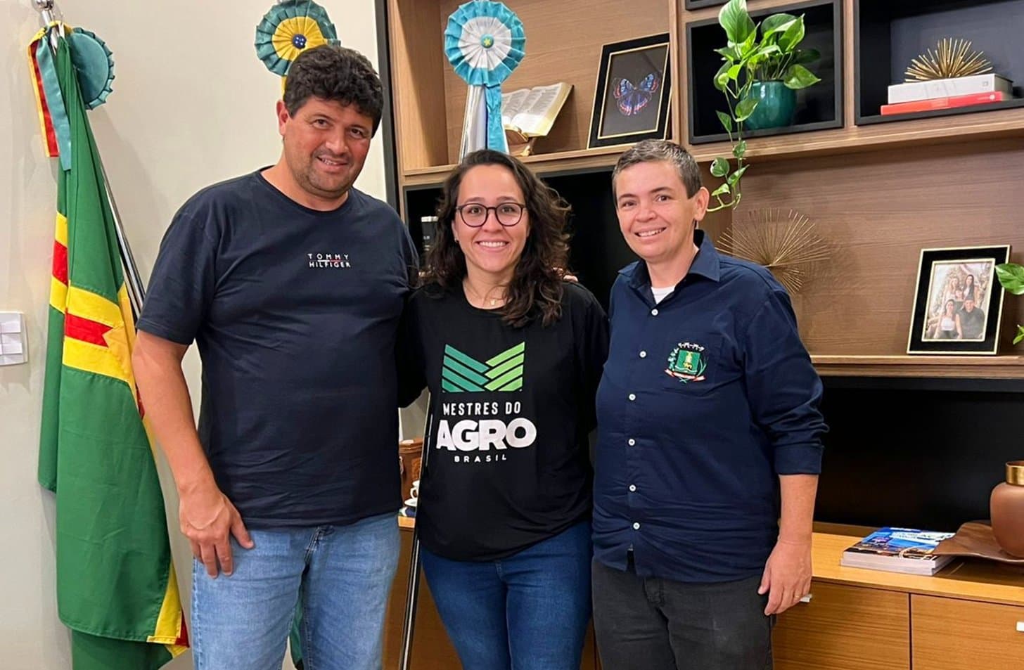 Prefeito se reúne com vencedora do reality “Mestres do Agro” em Sidrolândia