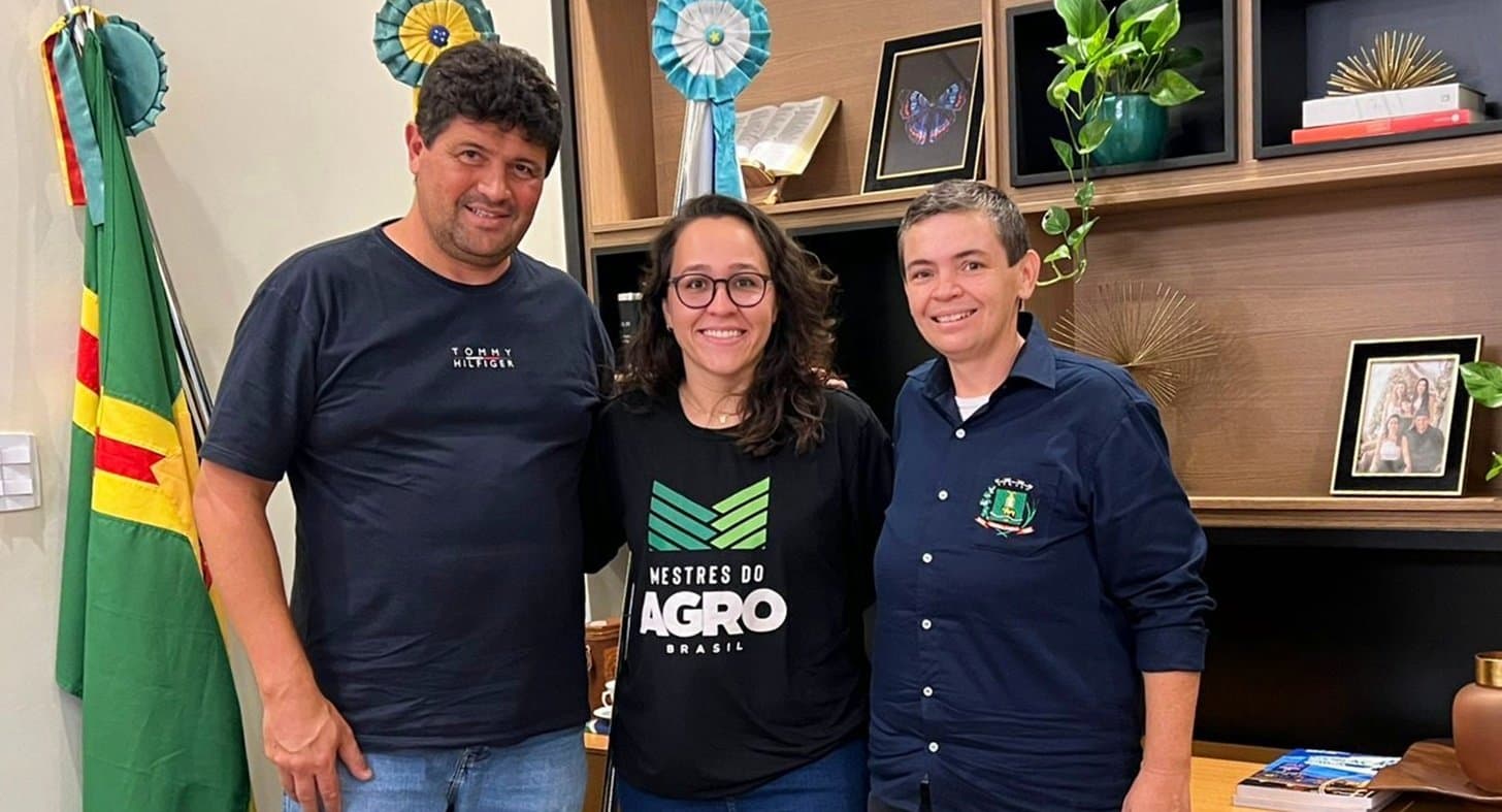 Prefeito se reúne com vencedora do reality “Mestres do Agro” em Sidrolândia