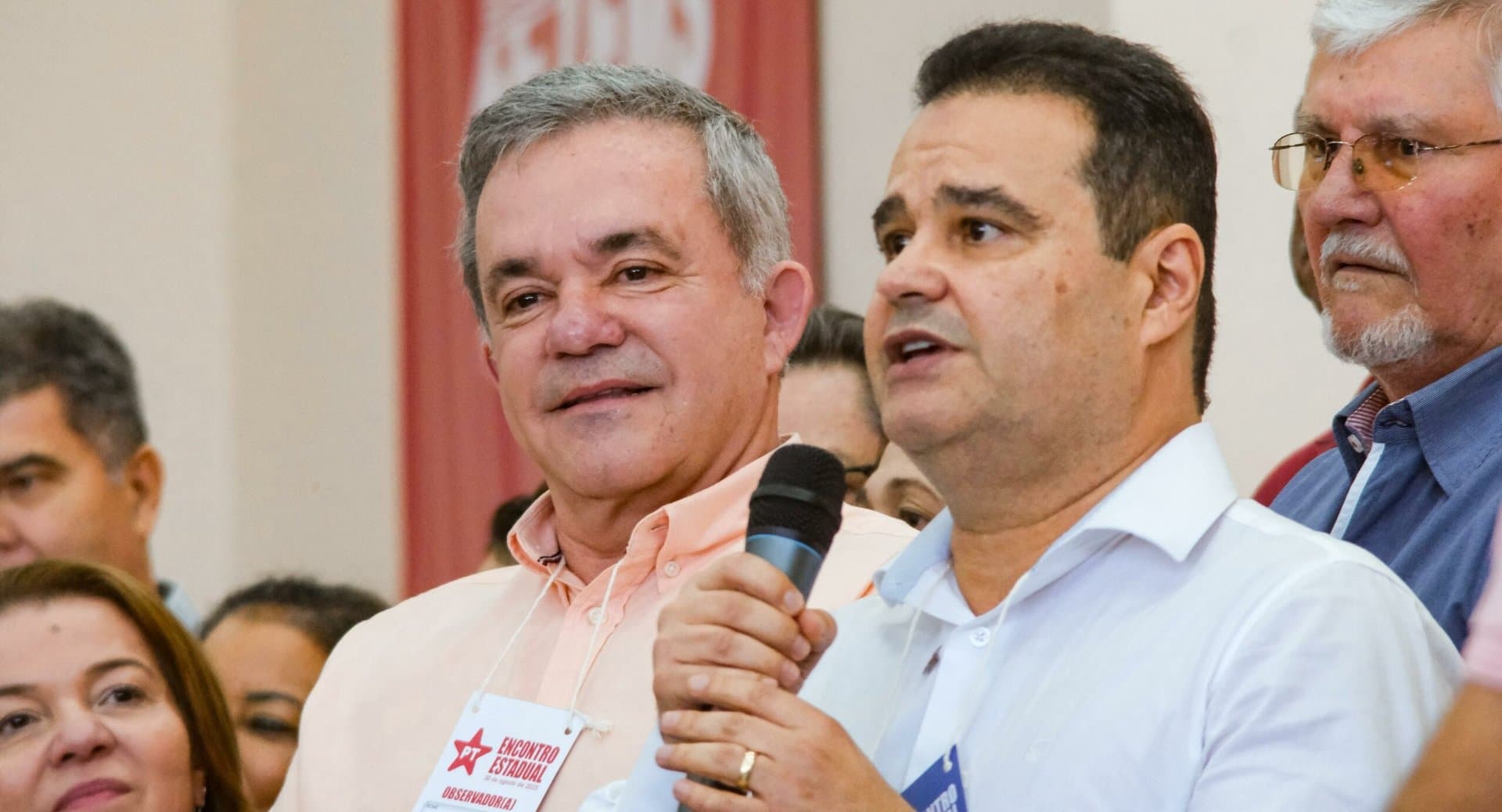 “A melhor resposta para a soberba não é o grito, é a presença”, diz Fábio Trad ao confirmar pré-candidatura e alfinetar Azambuja