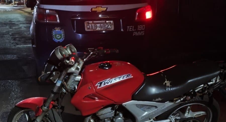Polícia Militar flagra “racha” e prende jovem de 24 anos sem CNH em Maracaju