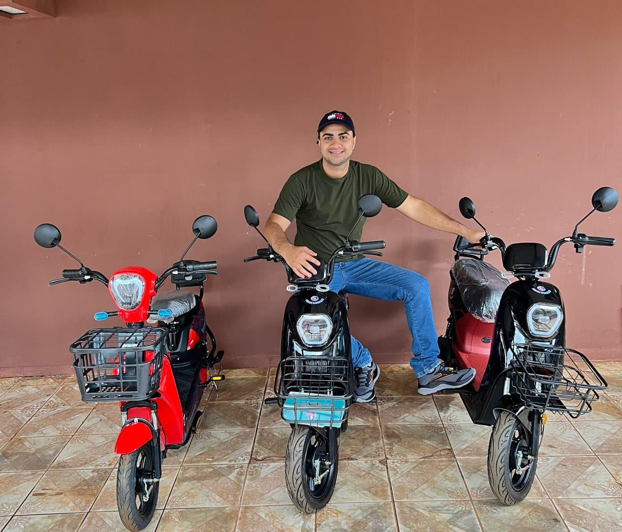 Com dezenas de vendas, empresário Rodrigo Moura se torna referência em bikes elétricas em Sidrolândia e região