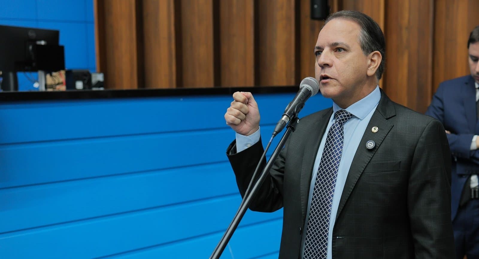 Combate ao Feminicídio: Coronel David reúne leis e medidas de proteção às mulheres que colocam agressor no centro da punição