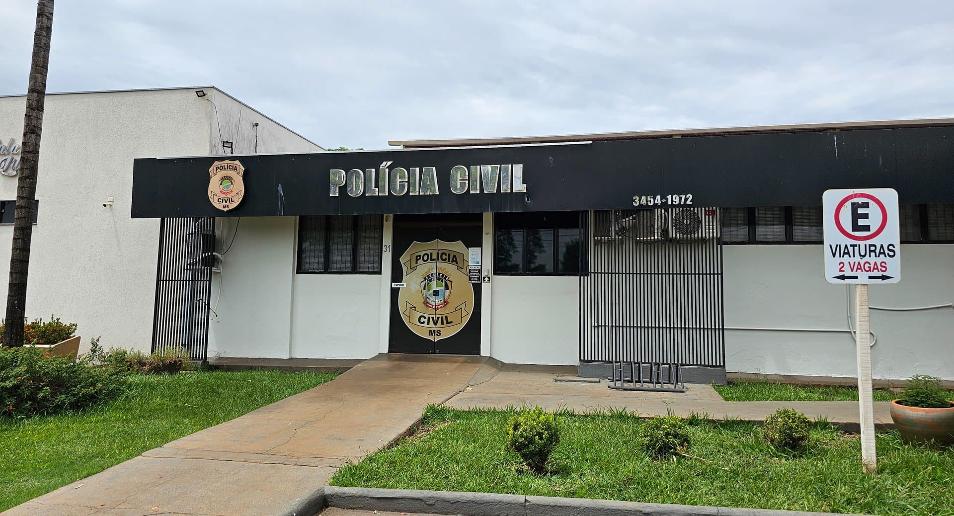 Mulher é assaltada ao sair de casa e suspeita que criminoso a monitorava em Maracaju