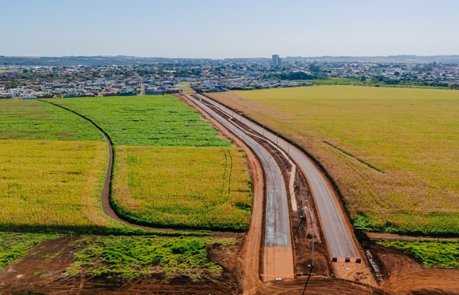 Obras de pavimentação avançam no prolongamento da Avenida Antero Lemes entre Vival dos Ipês e Greenville