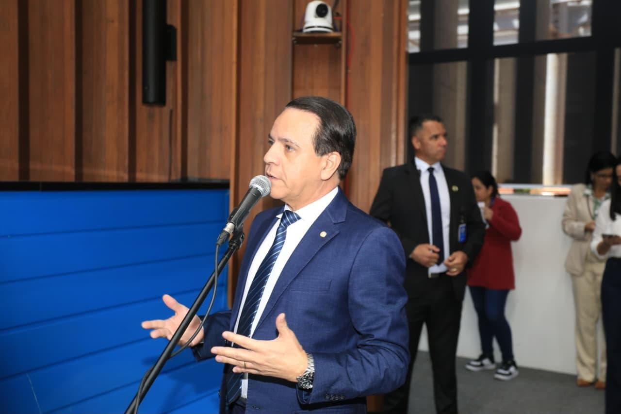 Lei que proíbe cobrança de multa por quebra de fidelidade é ampliada para reforçar proteção ao consumidor