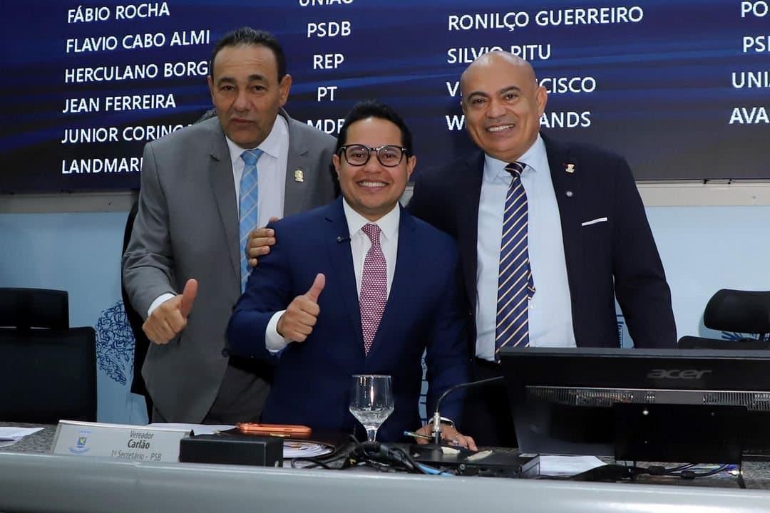 Papy é reeleito presidente da Câmara e pode assumir Prefeitura diante de eventual afastamento de Adriane e vice