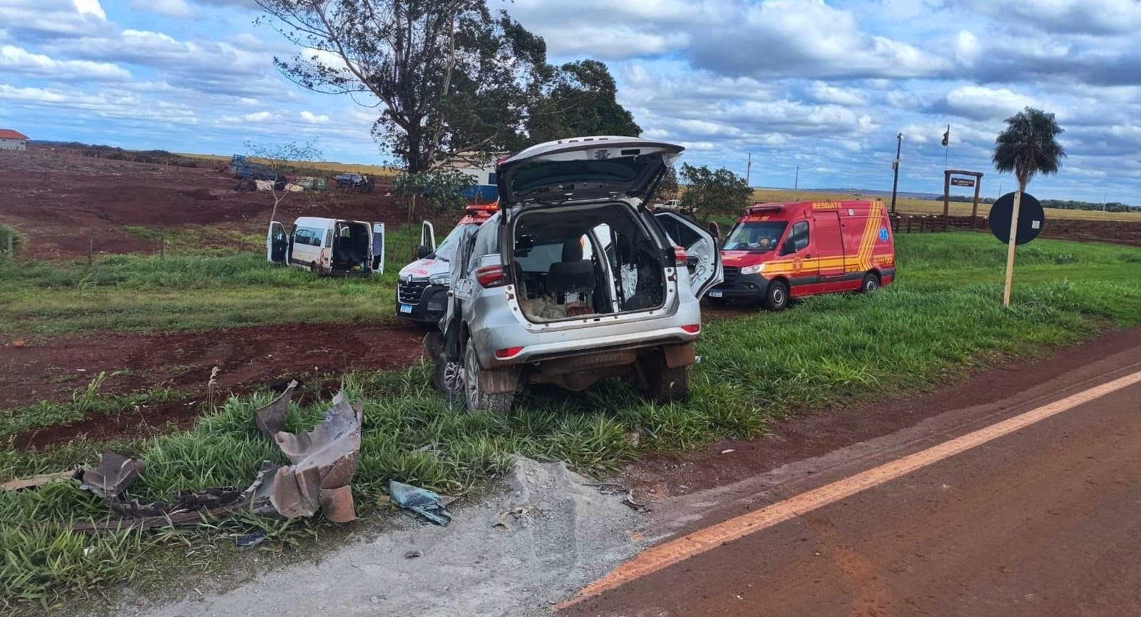 Acidente entre van e SW4 deixa 11 feridos na BR-060 entre Sidrolândia e Nioaque