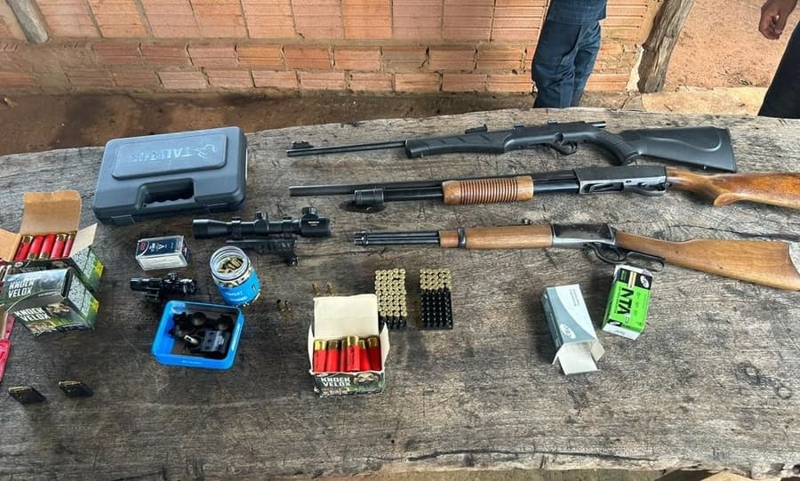 Em ação conjunta, Polícia Civil e Militar de Sidrolândia apreendem armas em cumprimento de mandado