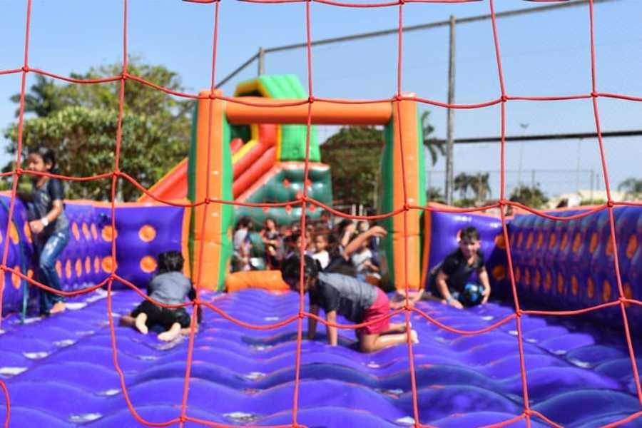 Complexo Esportivo Brizola terá tarde de diversão com brinquedos, danças e concursos de fantasias