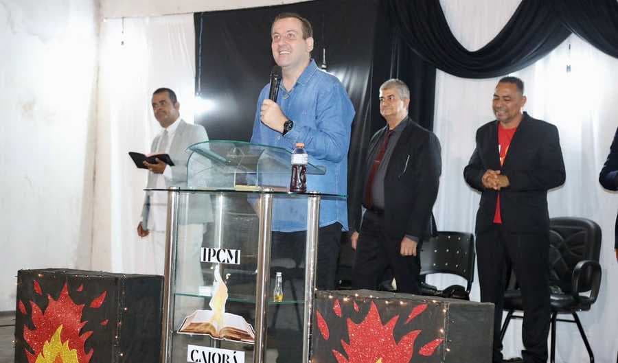 Comunidade lamenta morte do Pastor Douglas Jesus após luta contra o câncer