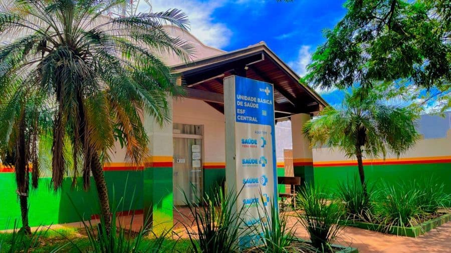 Com horário de atendimento estendido, jovens de 10 a 14 anos podem ser vacinados contra a Dengue