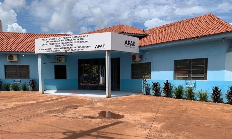 Prefeitura licita ônibus adaptado para o transporte de alunos da Apae