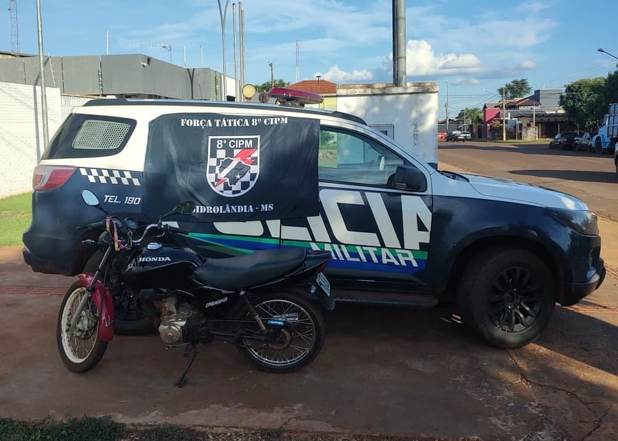 Força Tática recupera moto roubada e prende homem de 21 anos por receptação