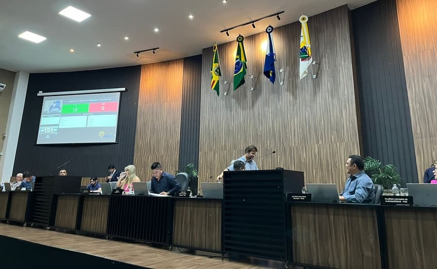 Câmara aprova reajuste para servidores efetivos e professores concursados