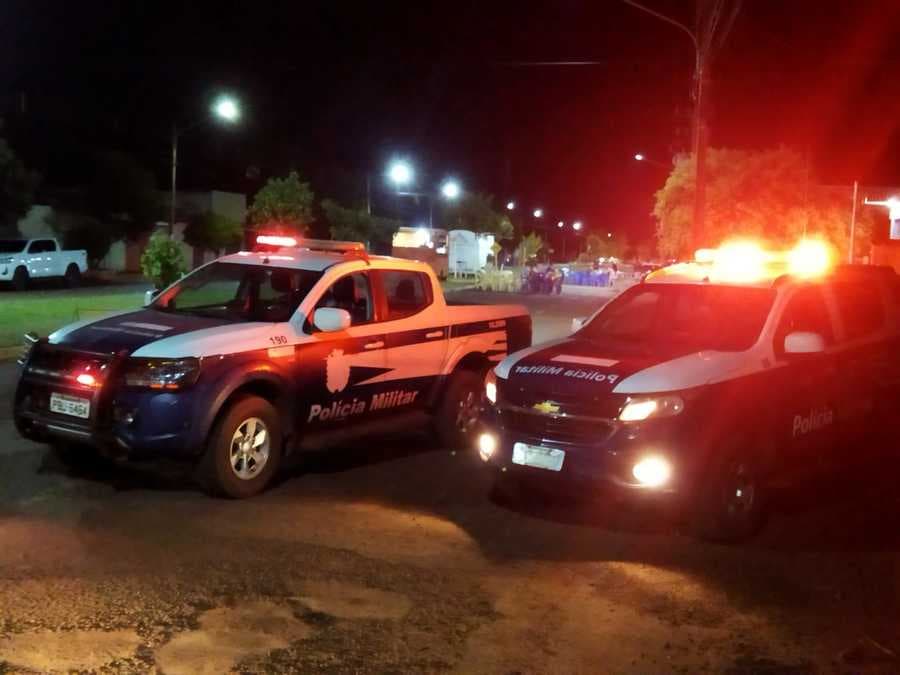 Mulher crava “palito” no peito do namorado após ser agredida; ele teve que ser levado à Santa Casa