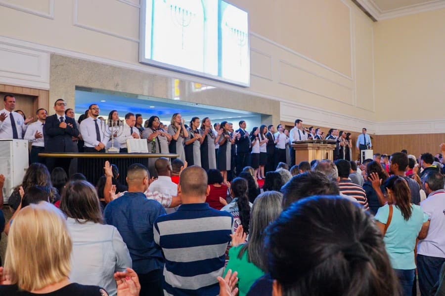 Pastor Uilton Melo estará hoje em Sidrolândia com a Cruzada dos Milagres