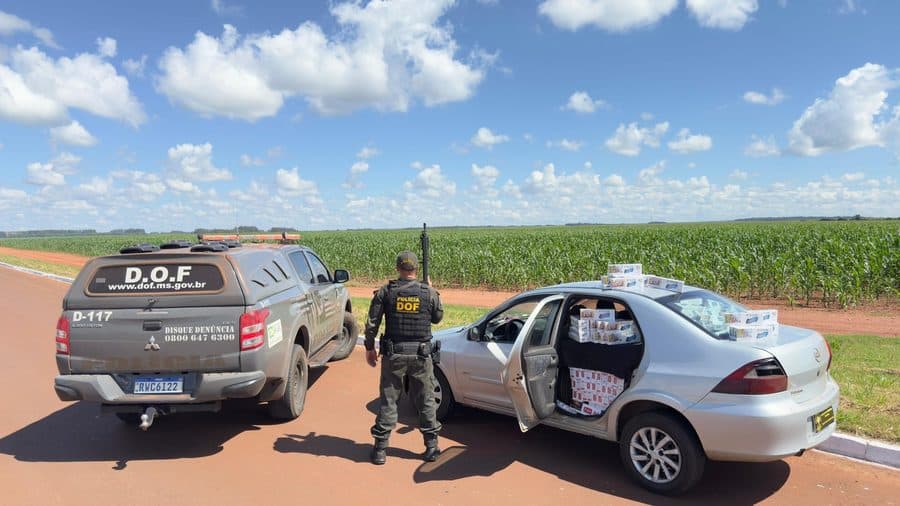DOF apreende carro carregado com pneus e cigarros contrabandeados na MS-164 em Maracaju