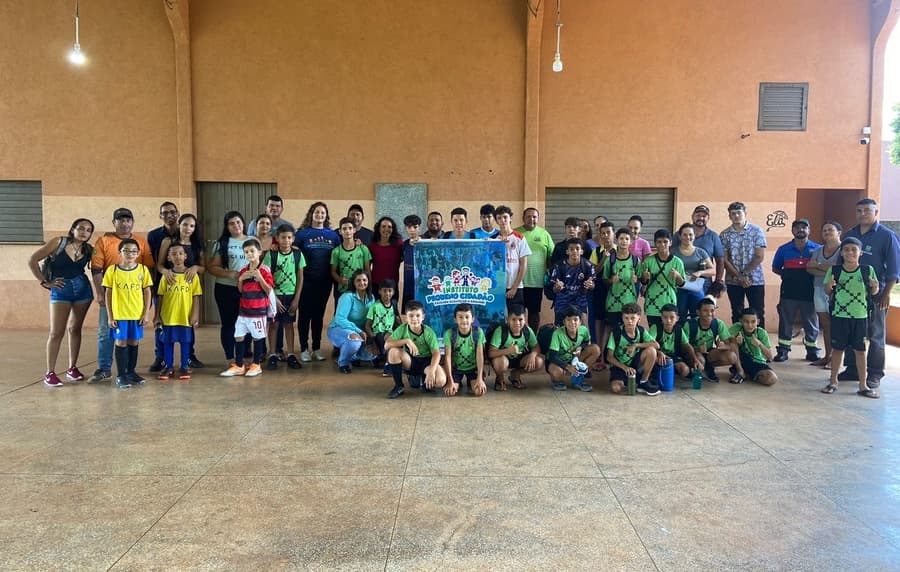 Alunos do Projeto Meninos da Vila e Instituto Pequeno Cidadão participam de avalição técnica do Flamengo