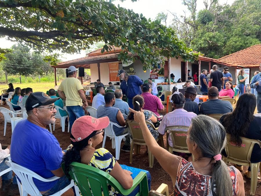 Famílias do assentamento Flórida receberam atendimento por instituições durante Dia D no Campo