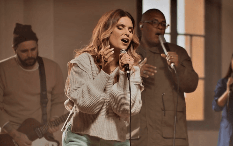 É hoje: show gospel nacional da cantora Aline Barros na Expomara com entrada franca