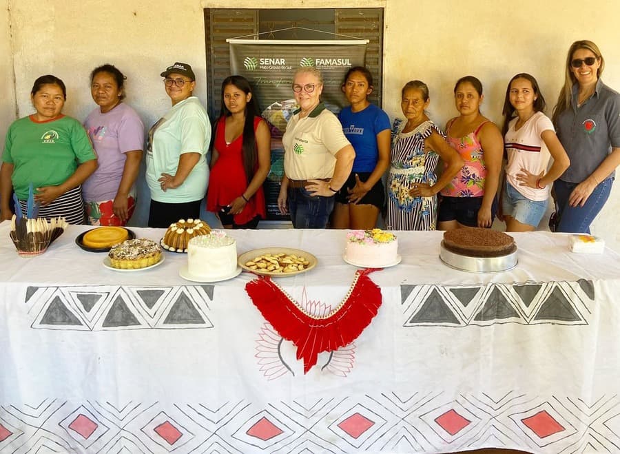 Mulheres de Comunidades Indígenas recebem curso confeitaria de bolos e biscoitos