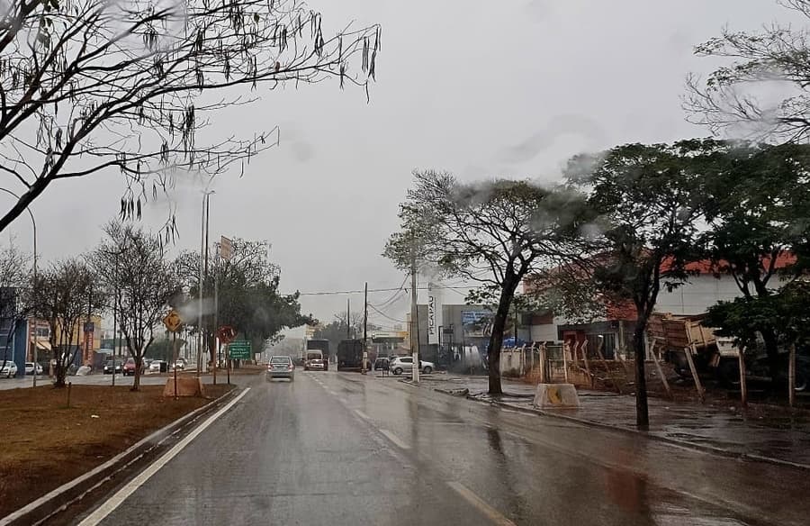 Semana começa com chuva fraca na região e melhora na qualidade do ar