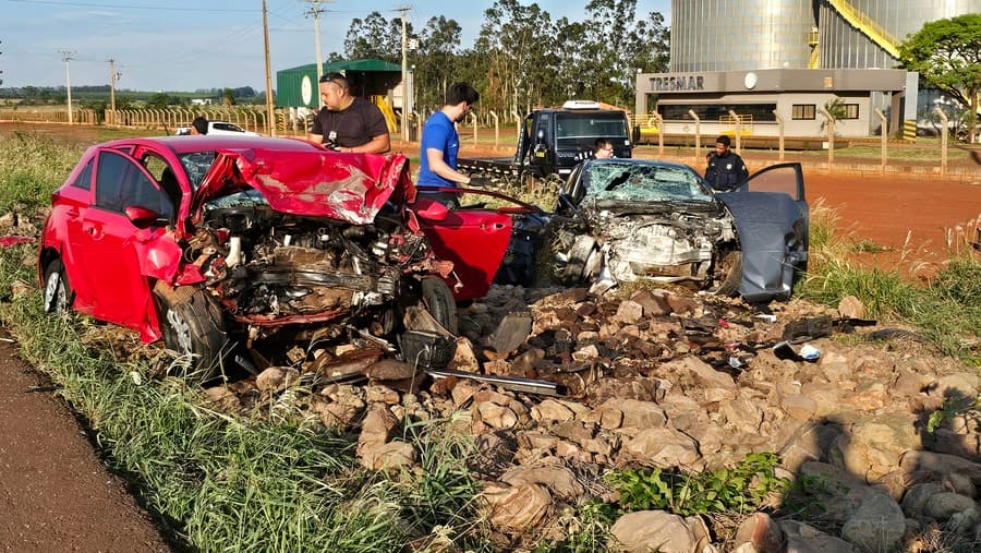 Seis pessoas ficam feridas em colisão frontal na BR-060 entre Sidrolândia e Campo Grande