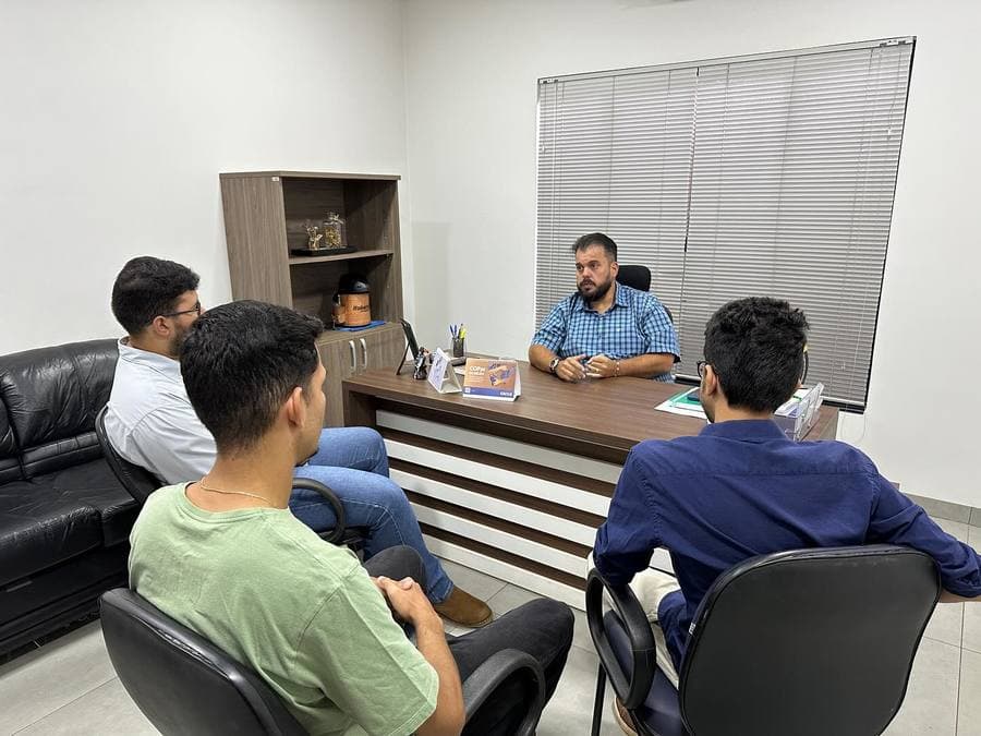 Vereador Robert busca redução de custos do transporte universitário de Maracaju a Dourados