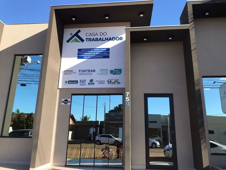 Casa do Trabalhador de Sidrolândia divulga vagas de emprego em 25 áreas