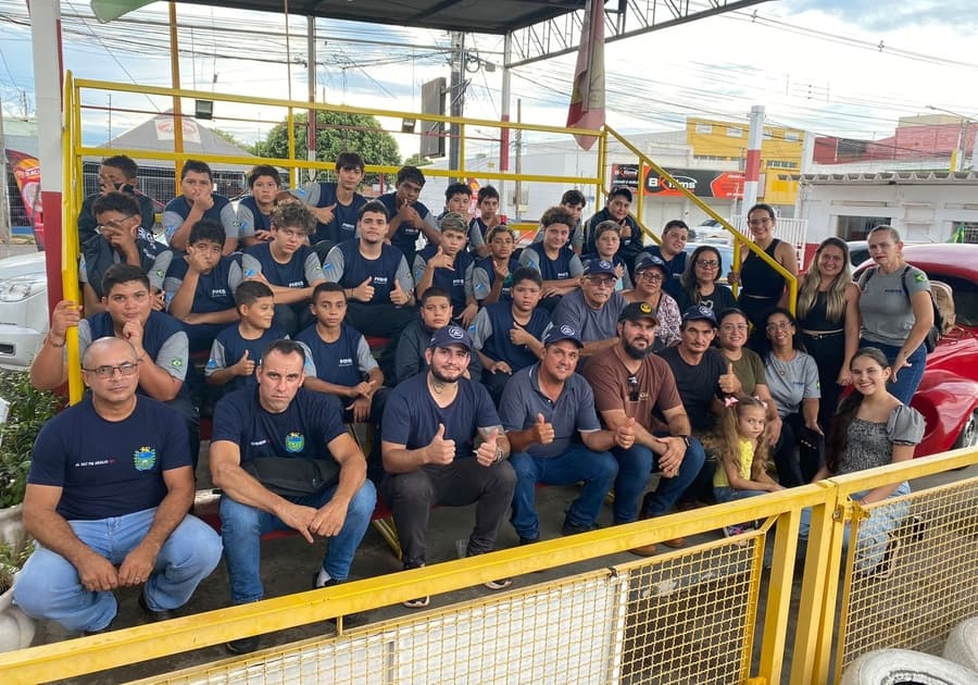 Projeto Bom de Bola, Bom na Escola leva 28 alunos para passeio em Campo Grande