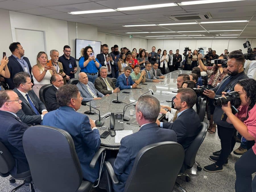 Gerson reafirma compromisso com a pluralidade ao tomar posse para novo biênio na presidência