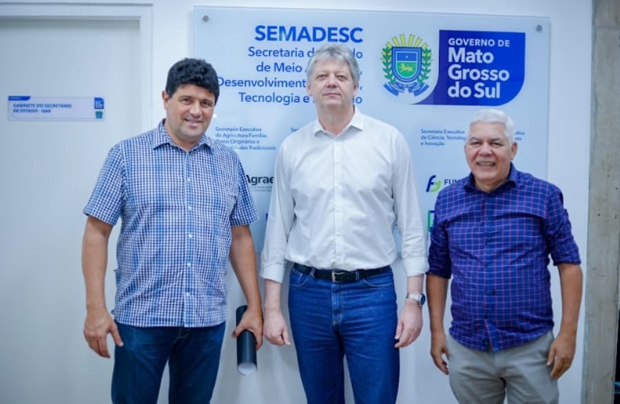 Prefeito Rodrigo Basso e Secretário de Estado discutem pavimentação para escoamento de produção do Frigorífico Balbinos