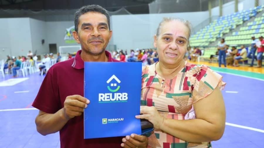 Prefeitura de Maracaju entrega títulos definitivos de propriedades a 92 famílias do Bairro Olídia Rocha