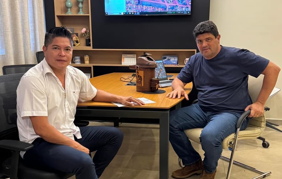 Vereador Otacir Figueredo se reúne com Prefeito Rodrigo Basso para discutir construção de unidades habitacionais