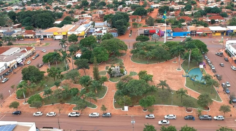 Vereadora Joana Michalski propõe reestruturação de estacionamento da praça central de Sidrolândia