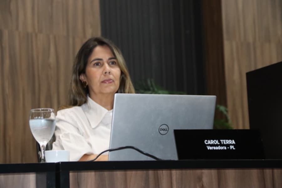 Vereadora Carol Terra propõe projeto de Lei que institui Política de Conscientização e Atenção Integral à Saúde das Mulheres