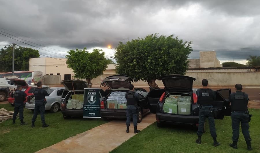 PM de Sidrolândia apreende comboio de sete veículos com produtos de contrabando e descaminho
