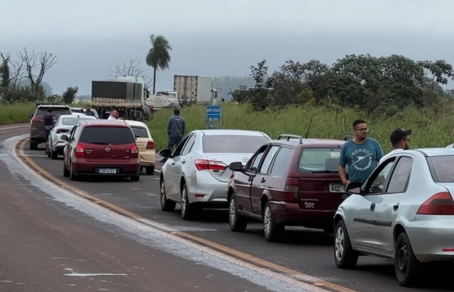 Bloqueio do MST paralisa BR-060, prejudica população e impede deputado Coronel David de cumprir agenda em Sidrolândia