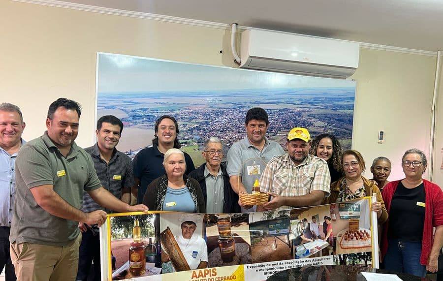 Prefeito se reúne com apicultores e meliponicultores para fortalecer produção de mel em Sidrolândia
