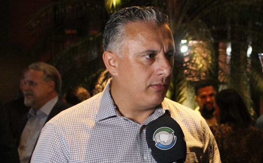Rener Barbosa quer continuar na presidência e vai antecipar eleição na Câmara